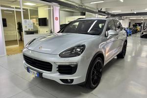 Porsche Cayenne 3.0 e-hybrid S tiptronic