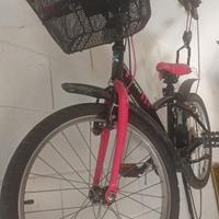 Bici BTwin Rosa con cestello