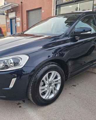 VOLVO XC60 2.0D 150CV BUSINESS AUTOCARRO N1 5 POST