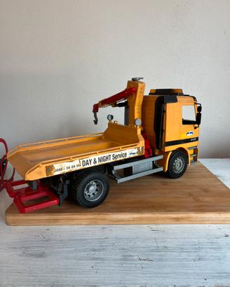 mercedes carro attrezzi bruder giocattolo