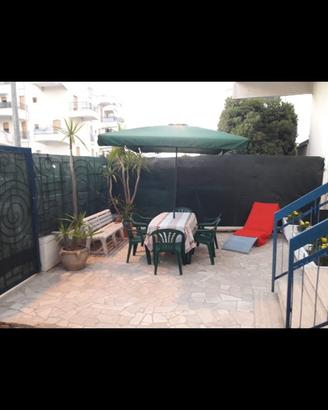 LAST MINUTE; BARI:posto auto,giardino,250mt mare