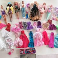 Barbie con vestiti e scarpe