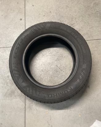 4 gomme Kumho Ecsta 205/60 R16 92V usate in buone