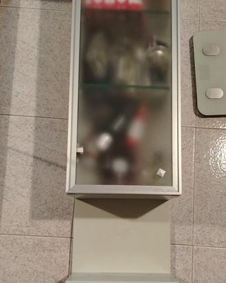mobile bagno e specchio