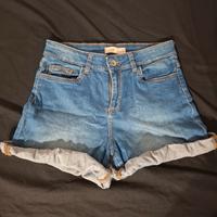 Shorts attillati