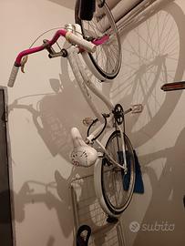 Bicicletta ragazze bianca stile vintage