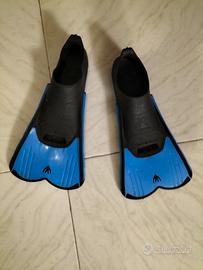 pinne per il nuoto 