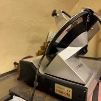 Affettatrice verticale professionale macchi