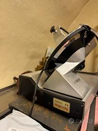 Affettatrice verticale professionale macchi