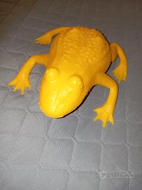 Rana piccola firmata Cracking Art