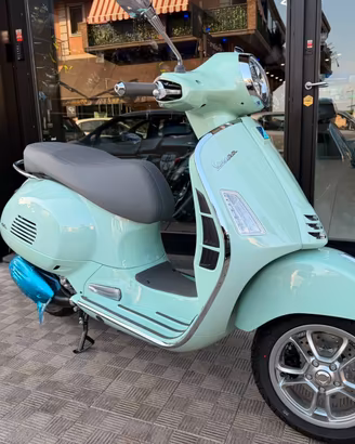 Vespa 310 GTS hpe