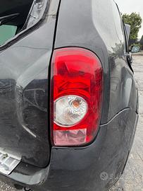 fanale posteriore destra dacia duster 2012