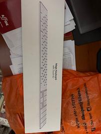 Tastiera Apple con Touch ID Apple