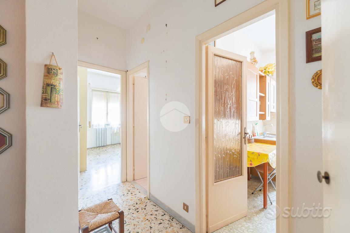 2 LOCALI A ROMA - Altro