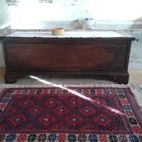 Antica Cassapanca in Legno di Castagno