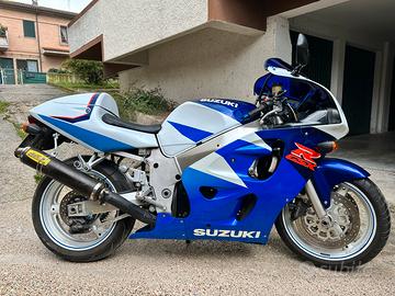 SUZUKI GSX 600 R srad - anno 1997