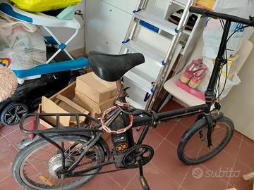 Bicicletta da donna pedalata assistita