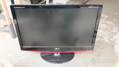 Televisore LG 22 pollici.