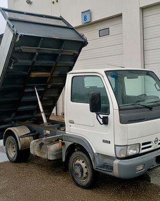 Nissan cabstar ribaltabile