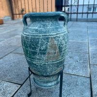 Vaso con piedistallo