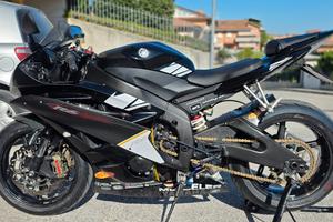 Yamaha R6