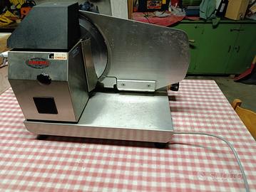 affettatrice 220v 