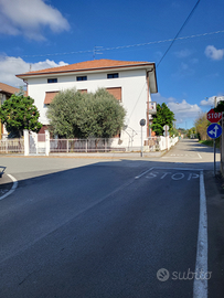 Casa singola (3 appartamenti)