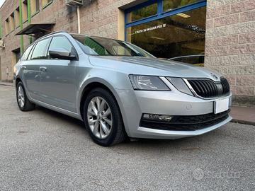 SKODA Octavia SW 1.6 TDI 115CV DSG NAVIGATORE SE