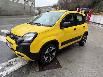 FIAT PANDA 1.0 Hybrid City Cross NEOPATENTATI