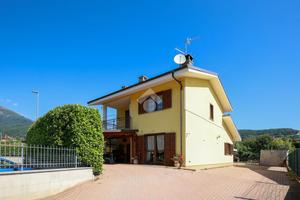 VILLA SINGOLA A LUSERNA SAN GIOVANNI