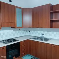 cucina componibile, camera da letto e altro