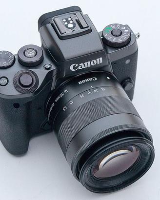 CANON EOS M5 +canon ef-m 18-55 stm