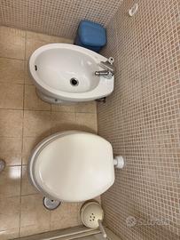 2 coppie sanitari e lavabi