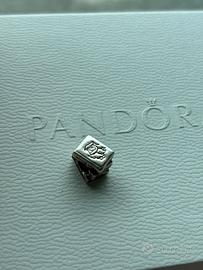 Charm Pandora Laurea