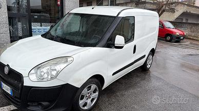 Furgone fiat doblo’ 1,6 105 cv