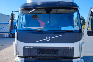 Autocarro Isotermico Volvo FE 180