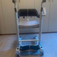 Sedia di trasferimento per disabili o anziani.