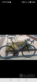 bici corsa in carbonio 