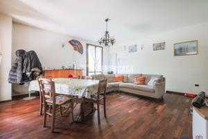 AMPIA PORZIONE DI BIFAMILIARE CON TAVERNA E MANSAR