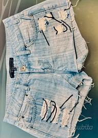 Jeans shorts strappati chiari catenelle Bershka 40