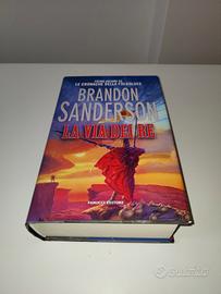 La Via dei Re - Brandon Sanderson - Folgoluce - Libri e Riviste In