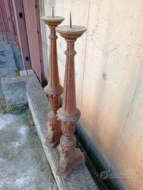 Prestigiosa coppia di torcieri candelabri legno