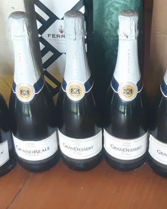 LOTTO COMPOSTO DA NOVE BOTTIGLIE COLLEZIONISMO