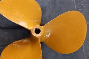 Elica nautica tripale destrorsa