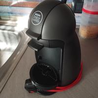 Macchina del caffè "Dolce gusto"