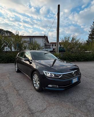 VOLKSVAGEN PASSAT