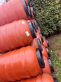 Fusti in plastica alimentare 200L con tappo - usat
