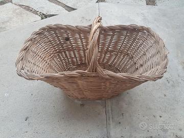 Cesta in vimini intrecciato vintage