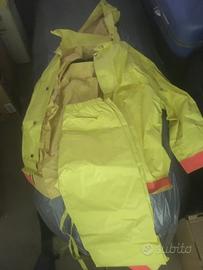 Scarponi e vestiario tipo da trekking o x caccia