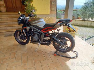 Triumph Street Triple R 765